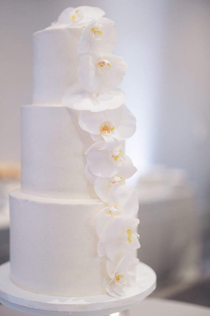 Reception table décor at Mountain Shadows wedding.